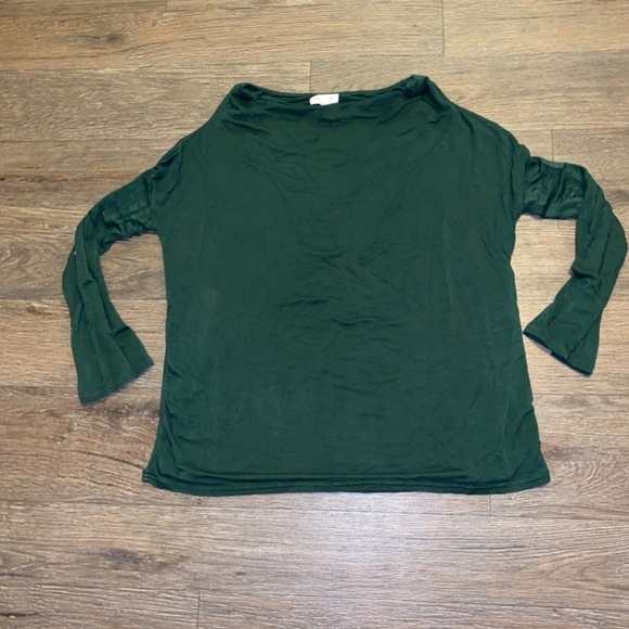 Silence + Noise size XS green cold shoulder top - Picture 2 of 5